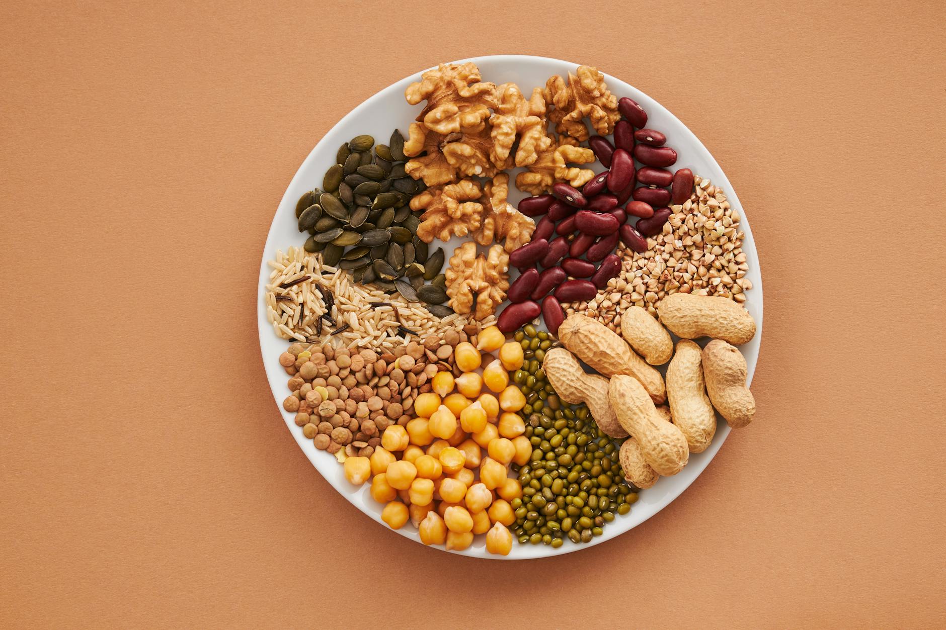 A balanced plate of vegetables, whole grains, and lean protein for heart-healthy eating