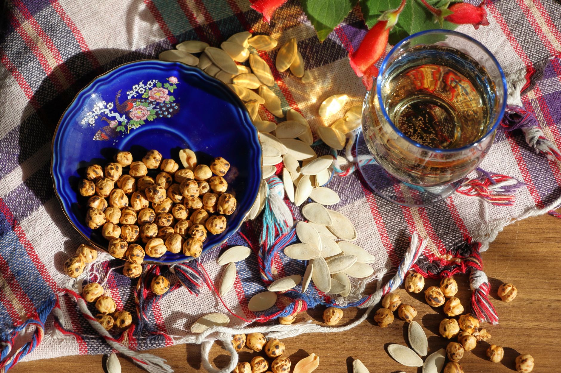 A bowl of roasted chickpeas and mixed seeds — a heart-friendly Gujarati snack