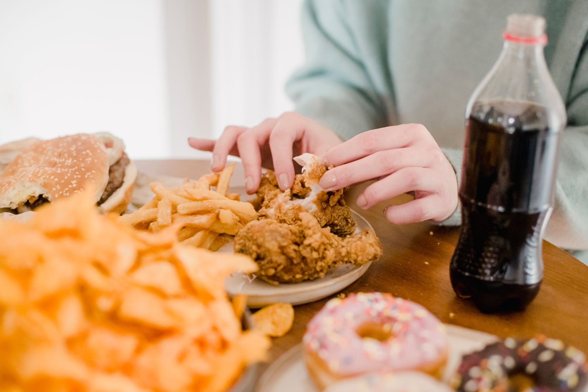 Fried snacks and sugary drinks — common dietary causes of high triglycerides in India
