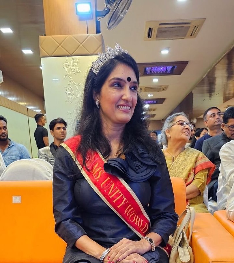 Dr. Nikhila Pachani Honoured with Ms. Unity World Title at Vadodara Award Ceremony — image 1
