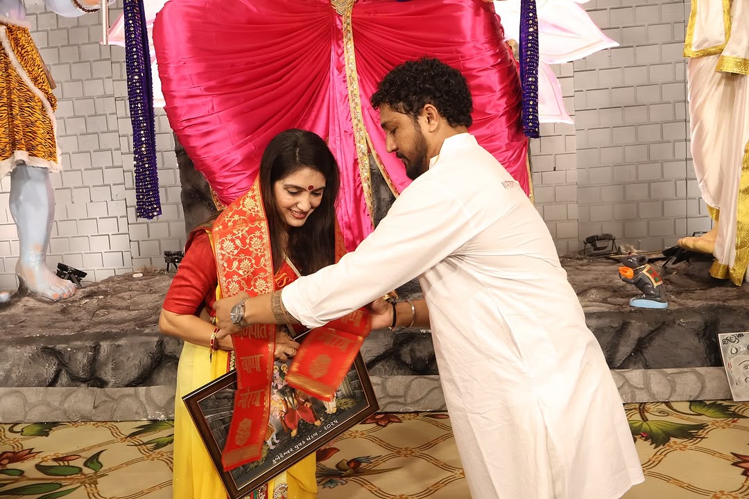 Dr. Nikhila Pachani Receives Honour at Kubereshwar Mahadev Temple, Manjalpur During Ganesh Utsav 2025 — image 2