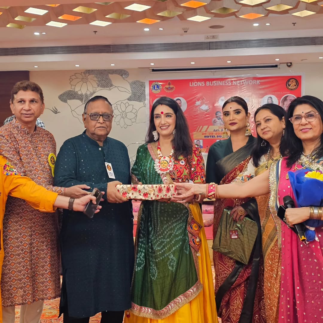 Dr. Nikhila Pachani Judges Garba Talent at Lions Business Network Navratri 2025 Celebration — image 1