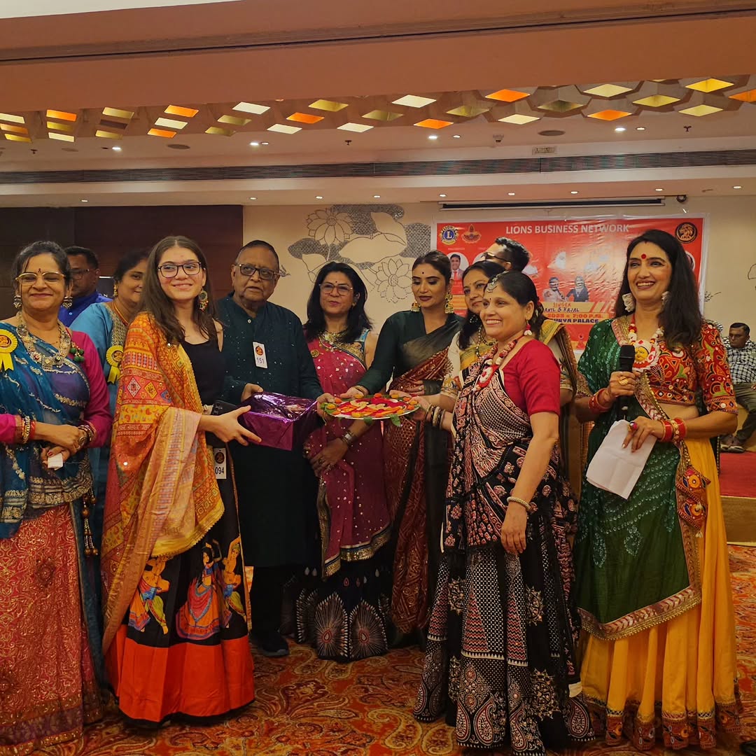 Dr. Nikhila Pachani Judges Garba Talent at Lions Business Network Navratri 2025 Celebration — image 6
