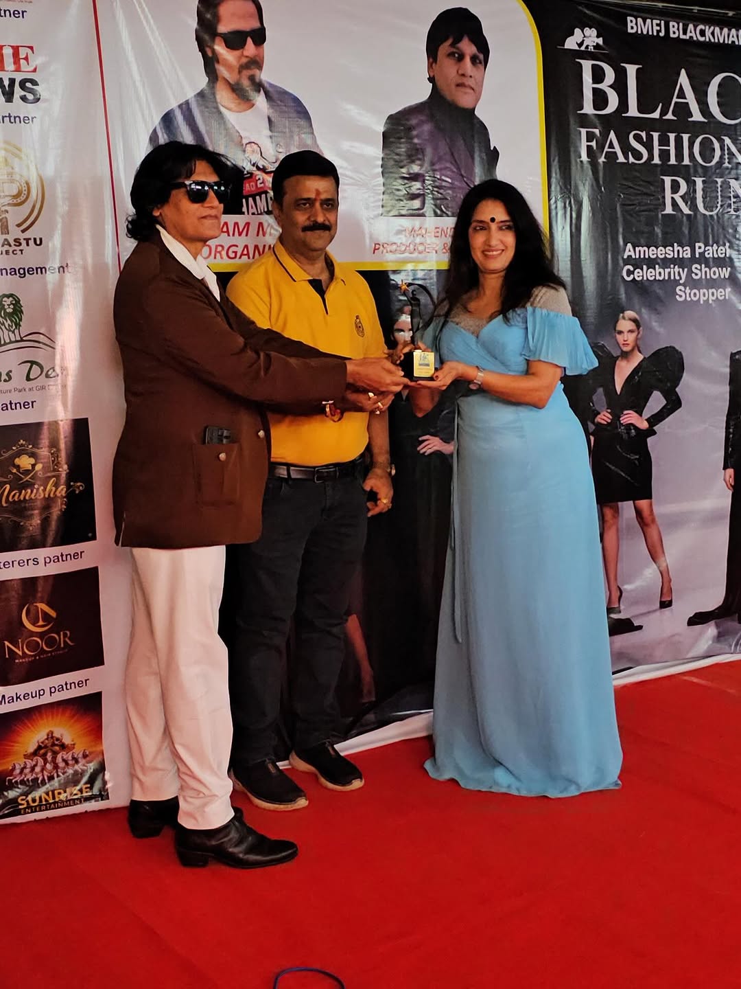 Dr. Nikhila Pachani Honoured as Jury Member at Mrs. Asia L'Oréal Sindhu Pageant — image 2